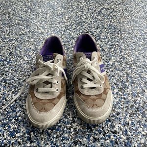 SOLD✅✅  Coach NewYork Women's Lowline Signature Sneakers Size 8